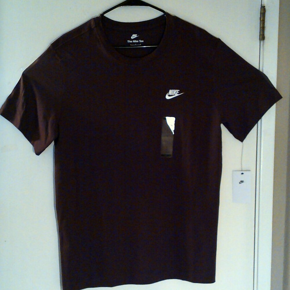 NEW NIKE SPORTSWEAR "Club Embroidered Tee" MEN'S MAROON T-SHIRT L AR4997-652